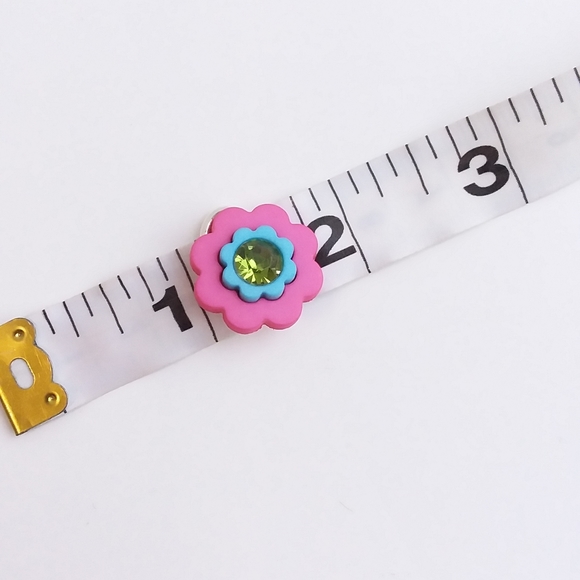 4/$20 Daisy flower shoelace charm for roller skates tennis shoes or boots - Picture 13 of 13